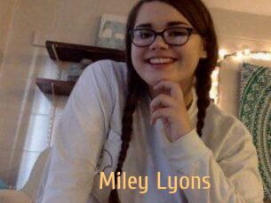 Miley_Lyons