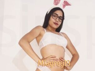 Miagrey19