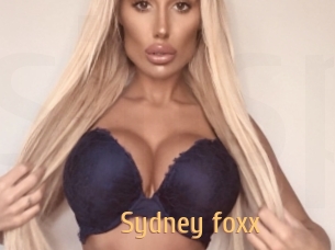 Sydney_foxx